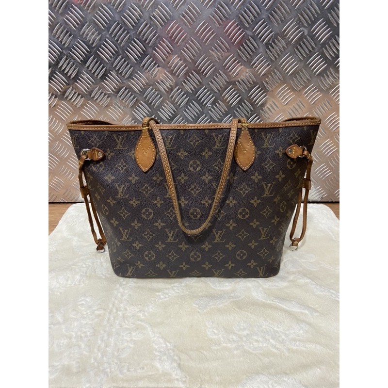 LV monogram neverfull