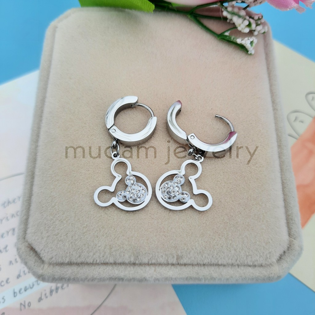 Anting Jepit Titanium Desain Minnie Dengan Kristal Putih Artifisial Tersedia 3 Warna