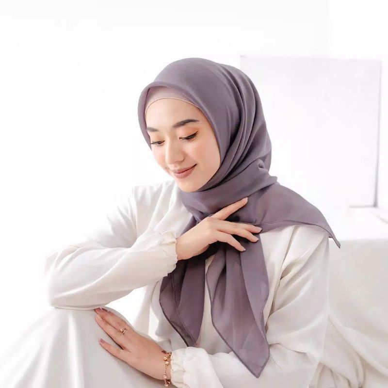 HIJAB PARIS PREMIUM SEGI EMPAT JILBAB VOAL KERUDUNG SEGI EMPAT