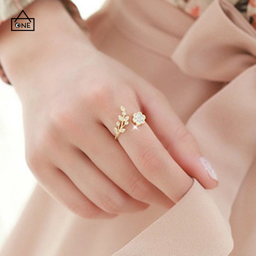 COD❤Perhiasan Wanita Cincin Wanita Mini Bisa Disesuaikan Berlapis Emas Model Bunga Untuk Hadiah A one