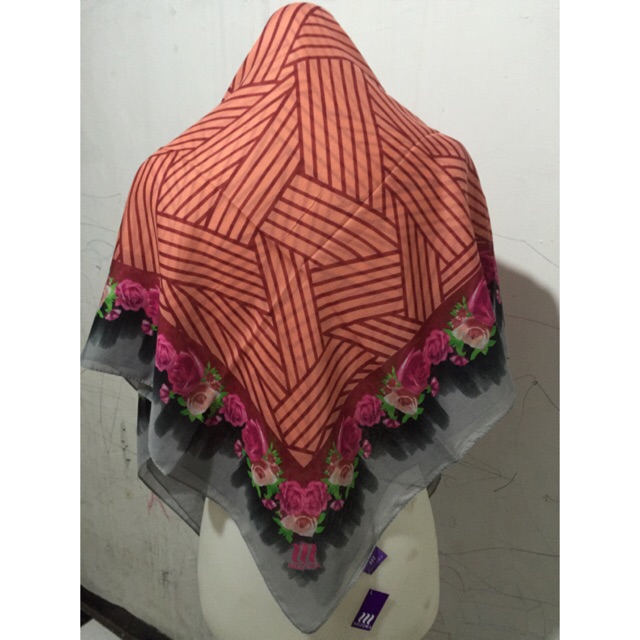 SCRAF/Hijab/Jilbab/Kerudung/Segiempat OMBRE by ZOYA (Restock) by ZOYA / MEZORA