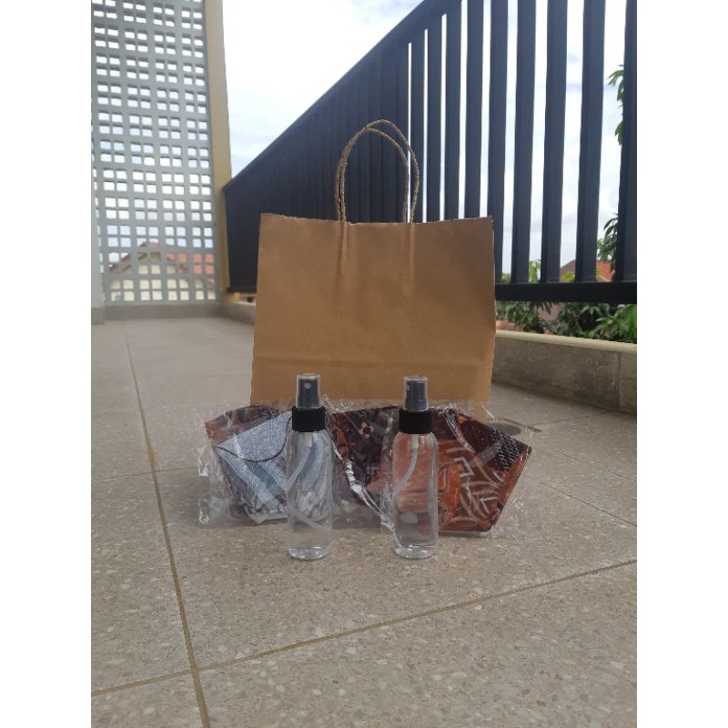 

Favour Hampers