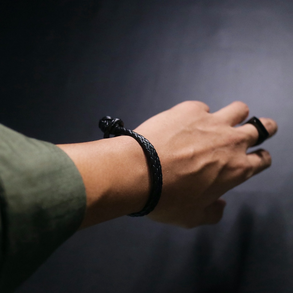 ELNIRO Gelang Pria Premium Kulit Asli VALE Titanium Leather ANTI Karat &amp; Pudar / Gelang Cowok Pria Wanita / INTERNATIONAL QUALITY