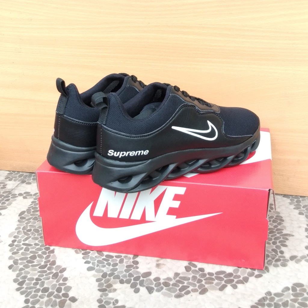 SEPATU NIKE121 SUPREME FULL BLACK SEPATU RUNNING MAN AND GIRLS SNEAKERS SEPATU SPORT