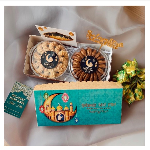 

Parsel Lebaran isi 2 Toples | Hampers Kue Kering Idul Fitri Pilihan Isi Sagu Keju, Dll