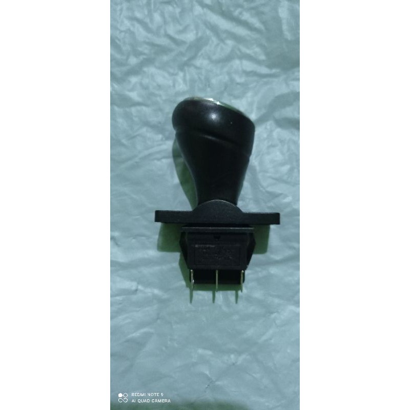 Tuas Perseneleng Maju mundur Mobil mainan aki