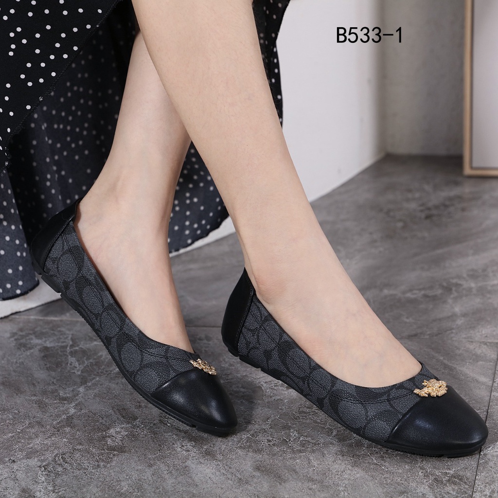 Signature and Leather Flat Shoes B533-1