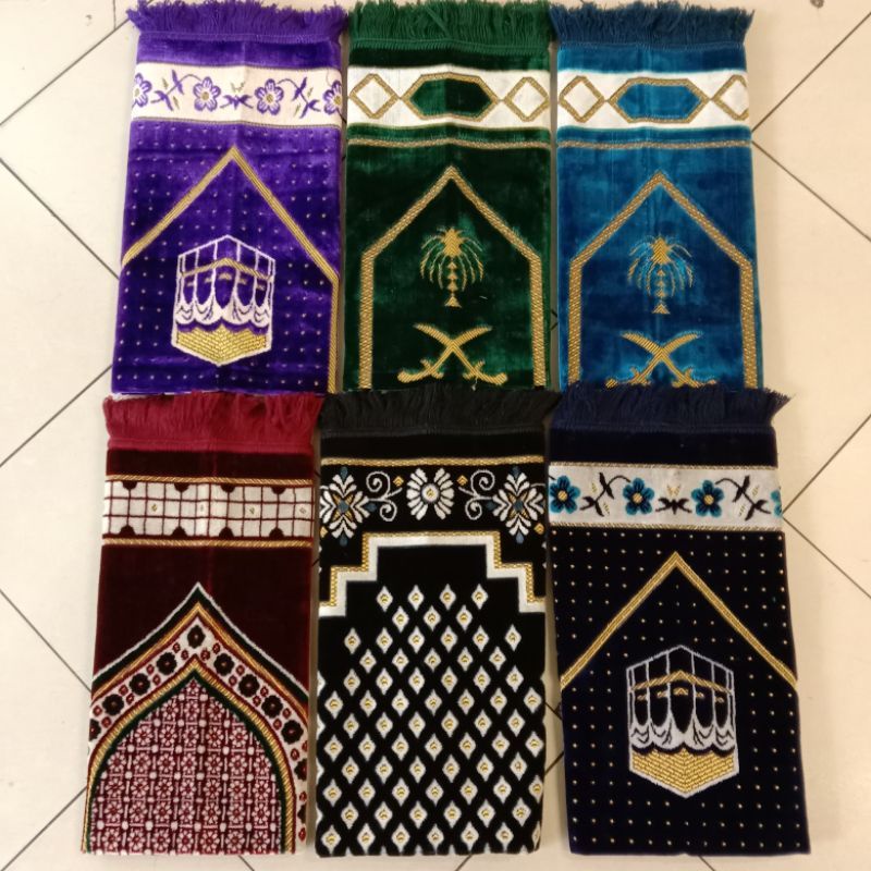 Sajadah turki bludru hitam premium,motif bunga,turki premium [COD] Sajadah Turki Turkey Sajadah Trav