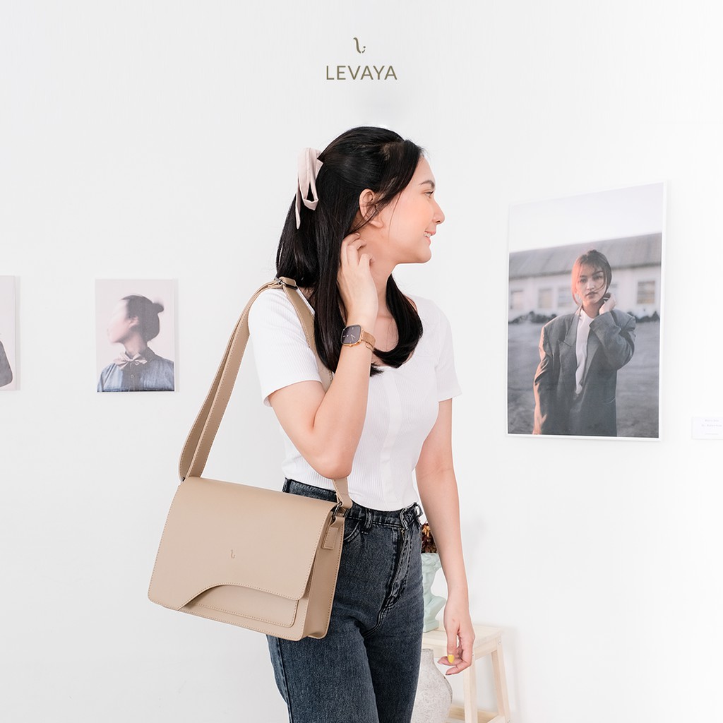 LEVAYA Lovia Sling Bag - Beige - Tas Wanita