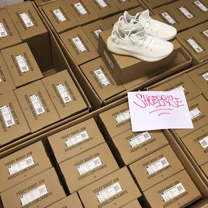 Promo Yeezy Boost 350 V2 Cream White Berkualitas