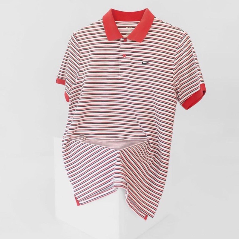 Vintage The North Face - Never Stop ExploriYell T-Shirt & Nike the Athletic Dept Stripe Polo Shirt