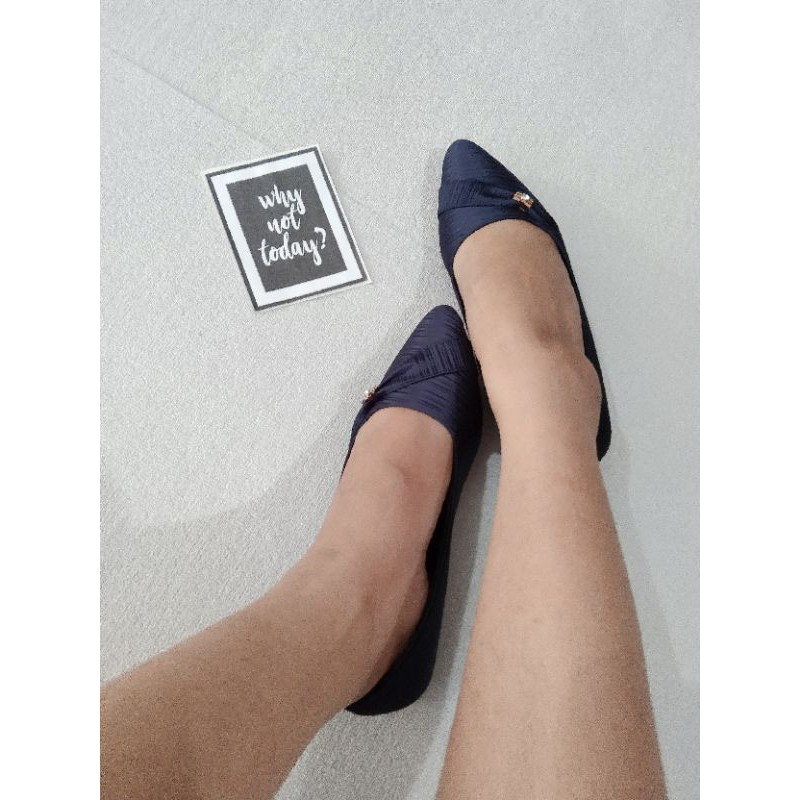 sepatu flat shoes wanita terbaru pesta  LOUISDEAR Sepatu flat shoes bahan satin double E B15