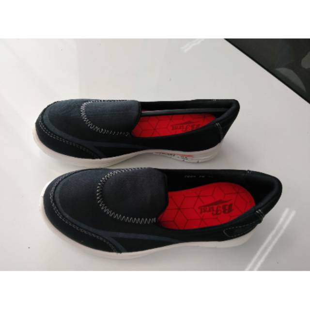 Sepatu Sekolah Siswa SD Anak Perempuan Bata Original B First Warna Hitam  Berbahan Kanvas