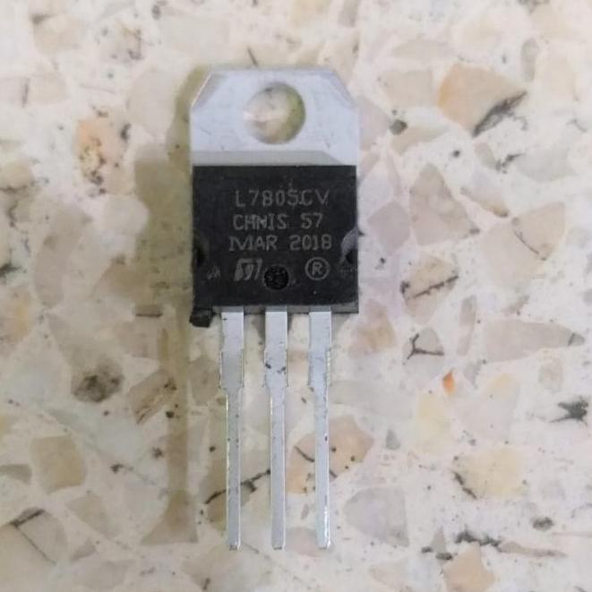 l 7805 cv