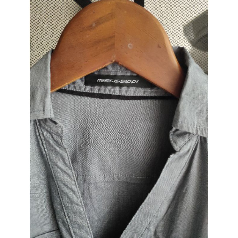 Kemeja Grey Mississippi - Preloved