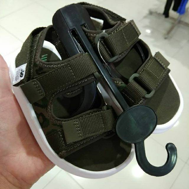 Sepatu Sandal Anak New Balance Hijau Army