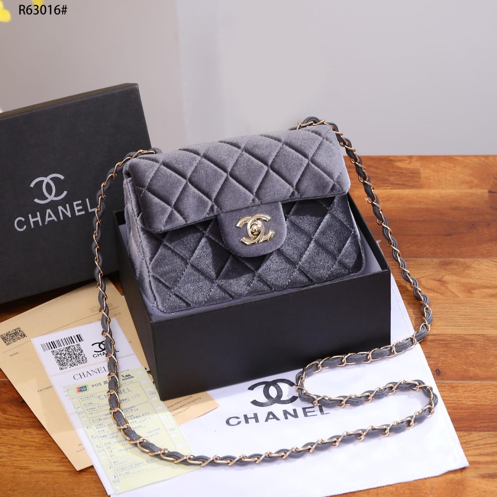 Ch Velvet Classic Gold Hardware Flap Bag R63016