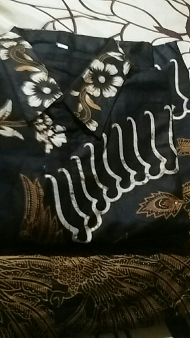 Couple Kemeja Batik Dan Gamis Batik Motif Ahy