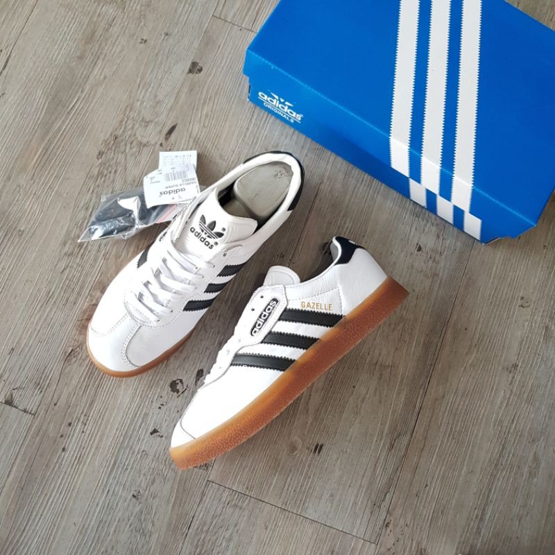Adidas gazelle super white