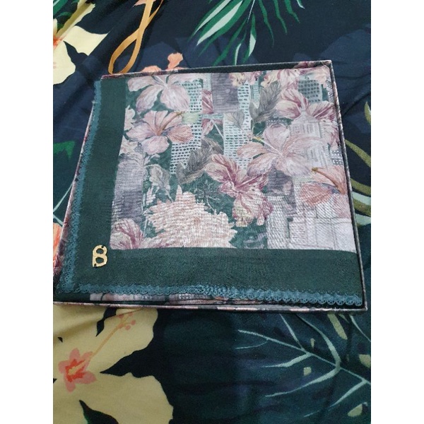preloved buttonscarves malaya emerald