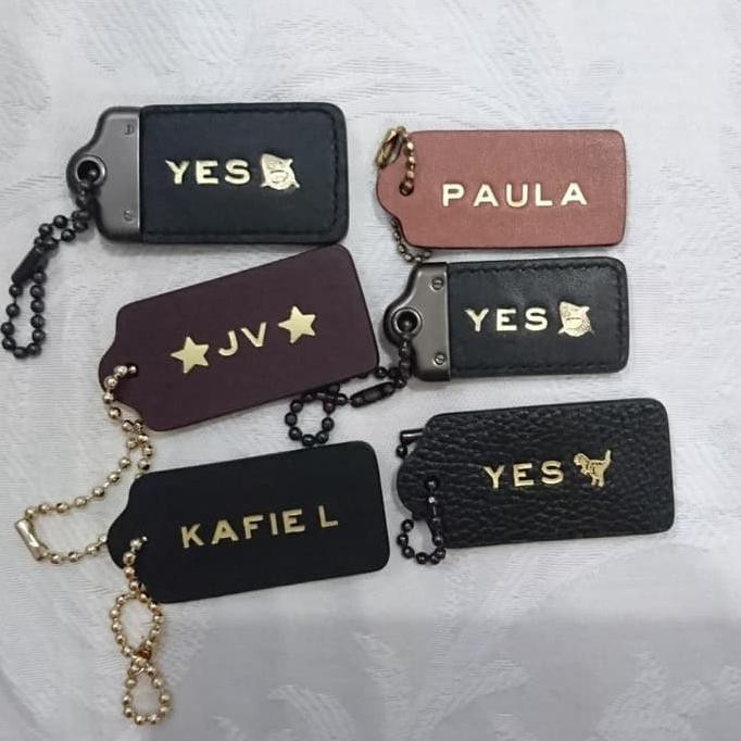 

Best Seller // Coach Hang Tag Monogram