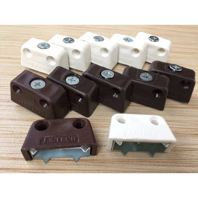 

Trapes Js Tech warna coklat dan putih