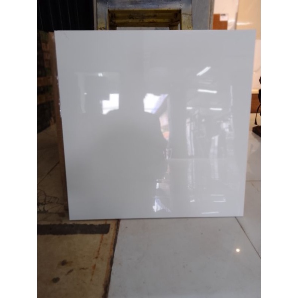 Granit Arna Vitery  60x60 putih polos glossy