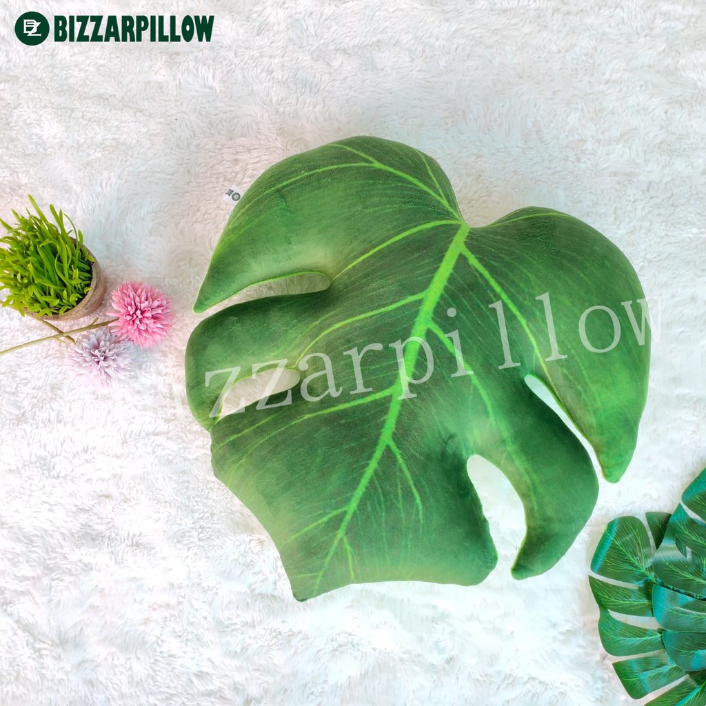 Bizzarpillow Bantal Sofa Bantal Daun Monstera Size M BZ151