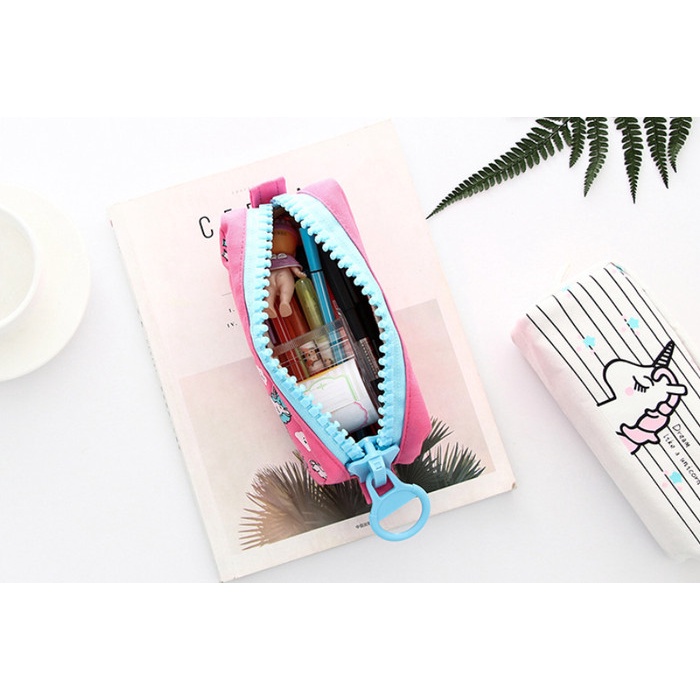 

Tempat Pensil Jumbo ZIpper Unicorn promo
