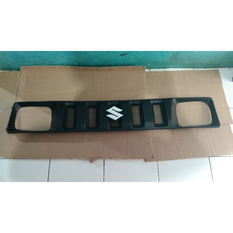 GRILL KATANA LAMPU KOTAK