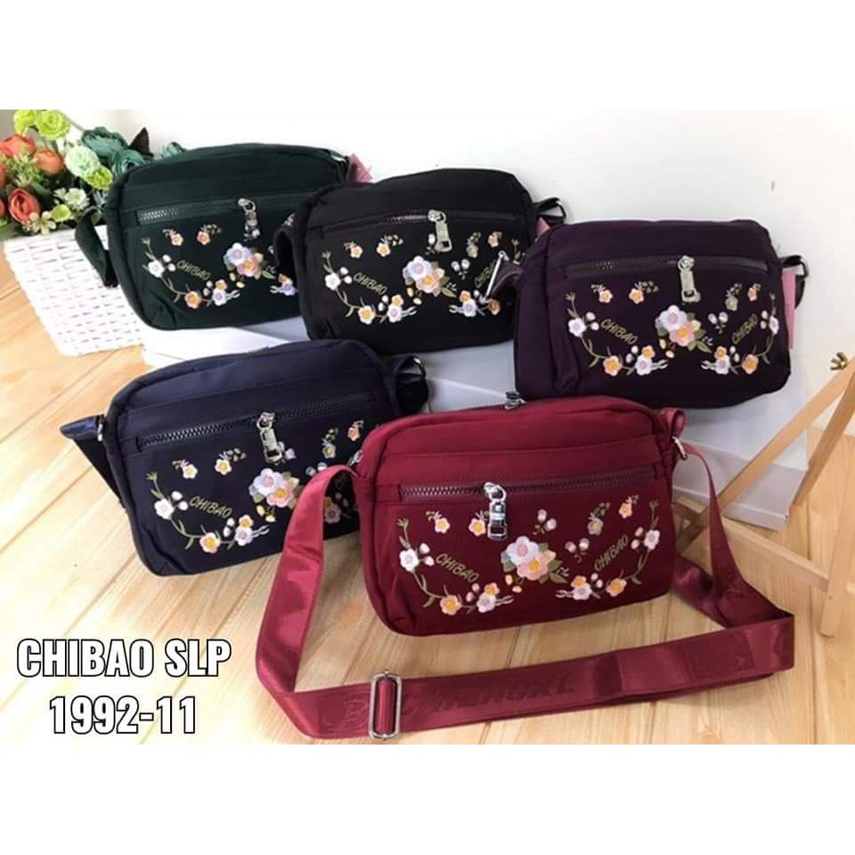 TAS SLEMPANG WANITA TAS CHIBAO SLEMPANG WANITA 1992-11 MOTIF BUNGA SIZE 28x8x18 Cm BAHAN BLUDRU BARU