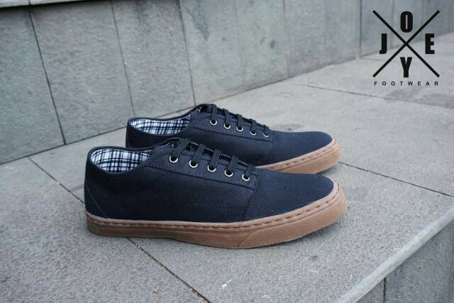 SALE Sepatu Sneakers Pria Joey Black Gum Original