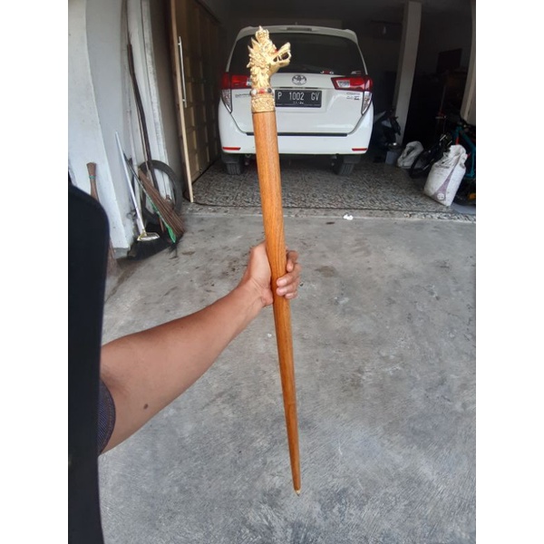 tongkat jalan kayu kelor emas dg gagang wesi kuning naga percona