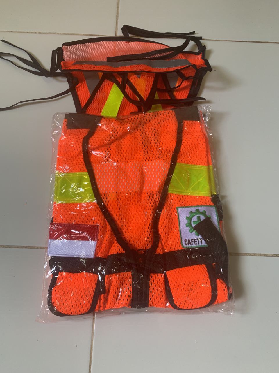 Bendera Safety Segitiga Jaring Orange Scotlight Nylon Abu