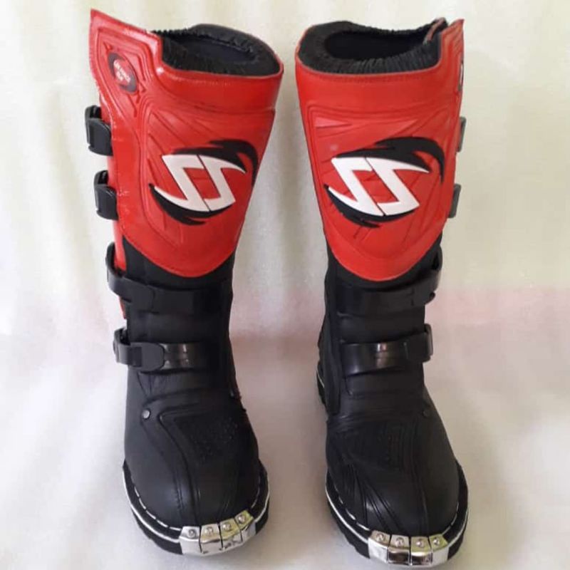 sepatu trail DLN kulit asli
