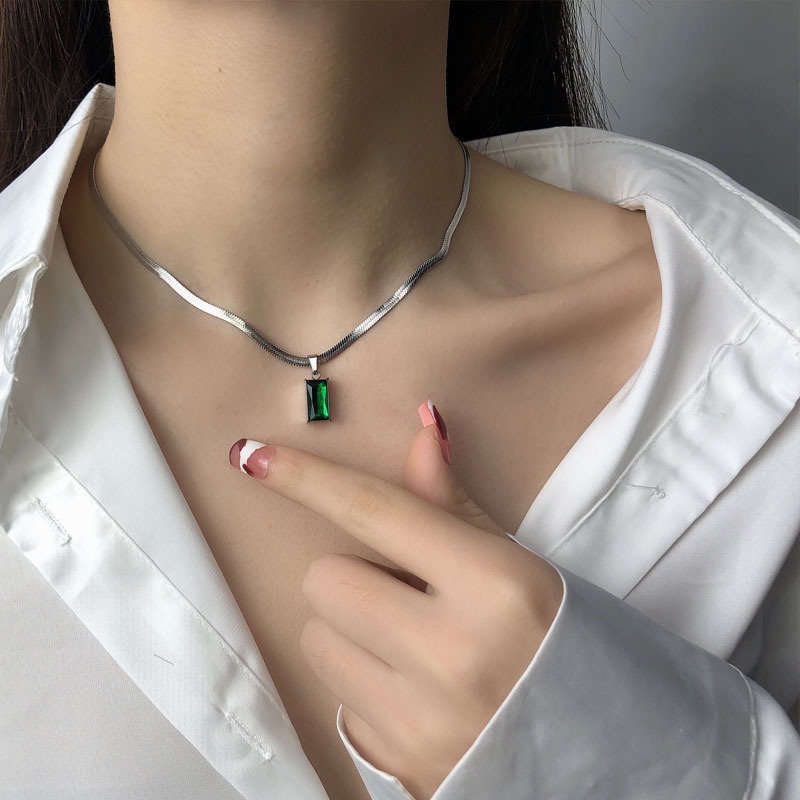 Kalung Bahan Titanium Steel Bentuk Tulang Ular