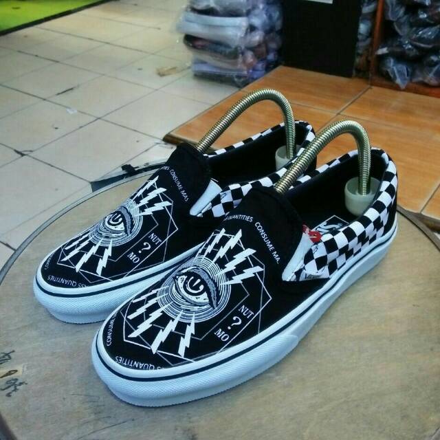 vans a motif