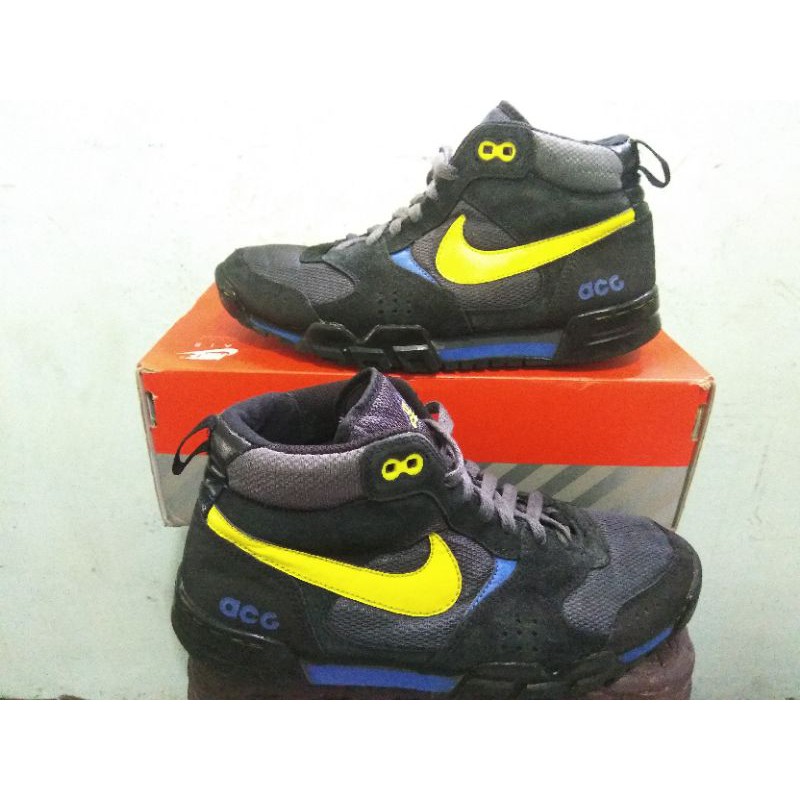 sepatu nike acg