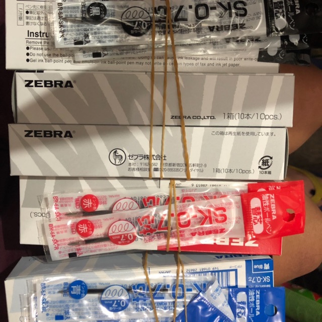 

Isi bolpen zebra clip on sk 07 warna merah / biru / hijau / hitam satuan