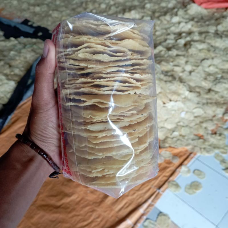 

Emping Melinjo Mentah Jumbo manis/Emping TP Manis/Kemasan 500 Gram