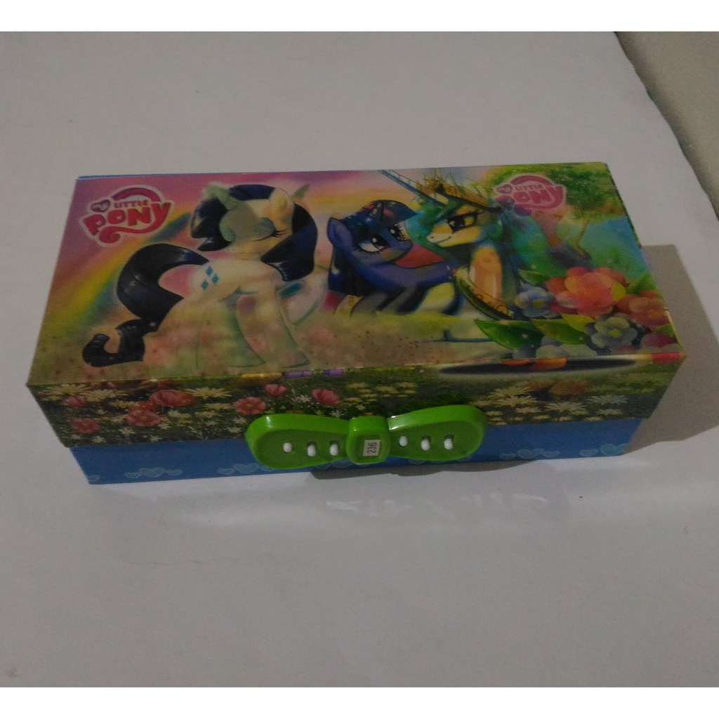 

Tempat Pensil Kode Gambar Karakter Hologram 3D