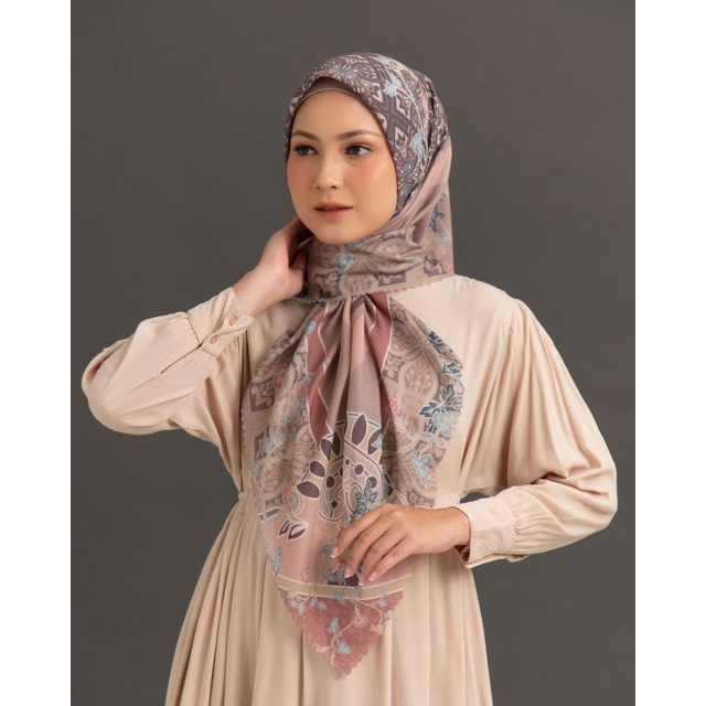 THE AZKA SIGNATURE SCARF BY NHS.LOOKS