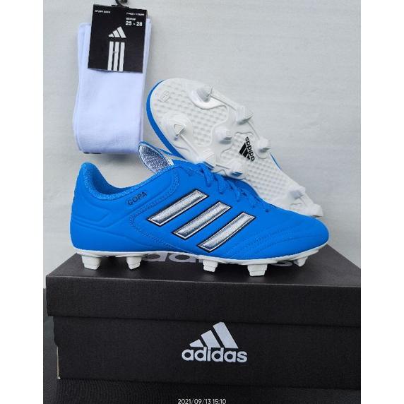 Sepatu bola adidas copa