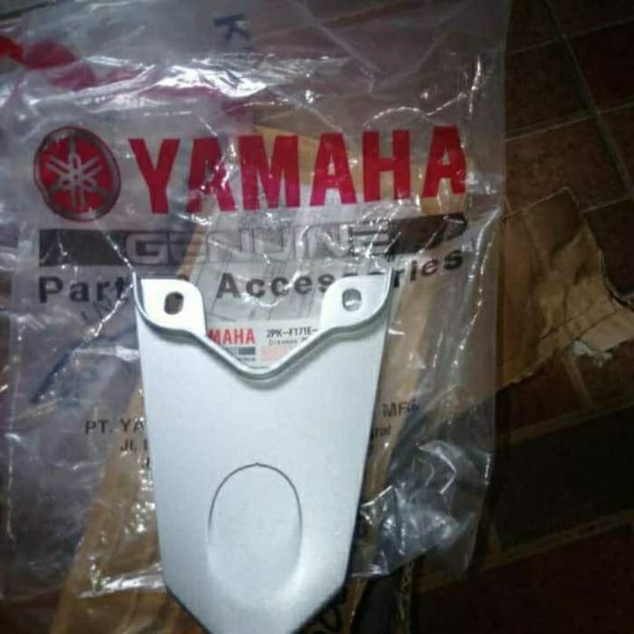 r15 v2 tail cover