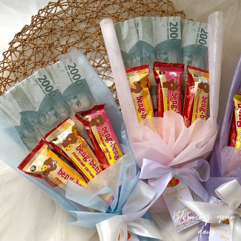 

Bucket Uang dan Snack