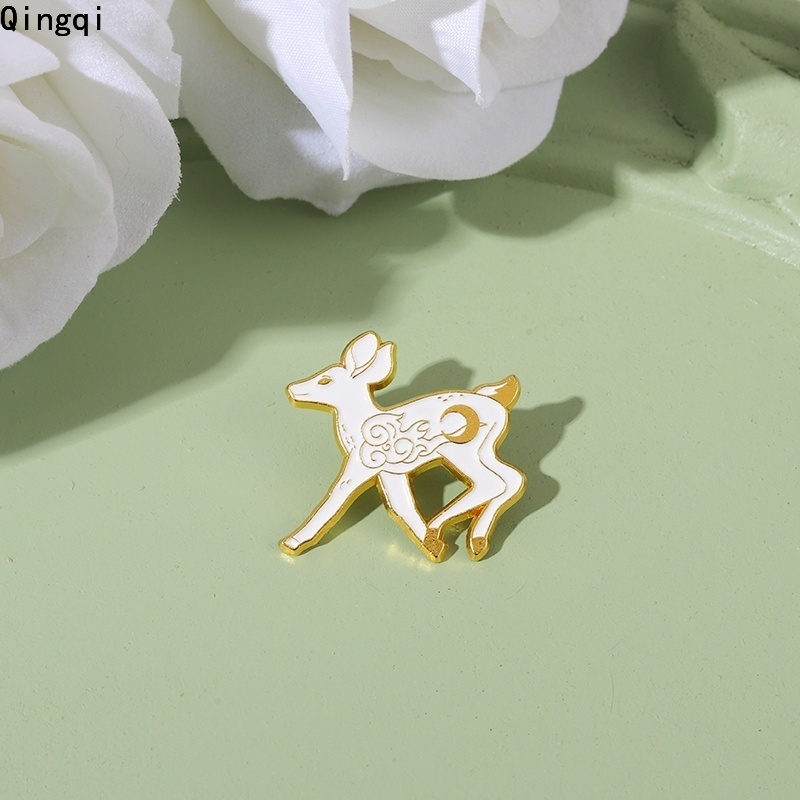 Bros Pin Enamel Bentuk Rusa Putih Bahan Alloy Untuk Pakaian