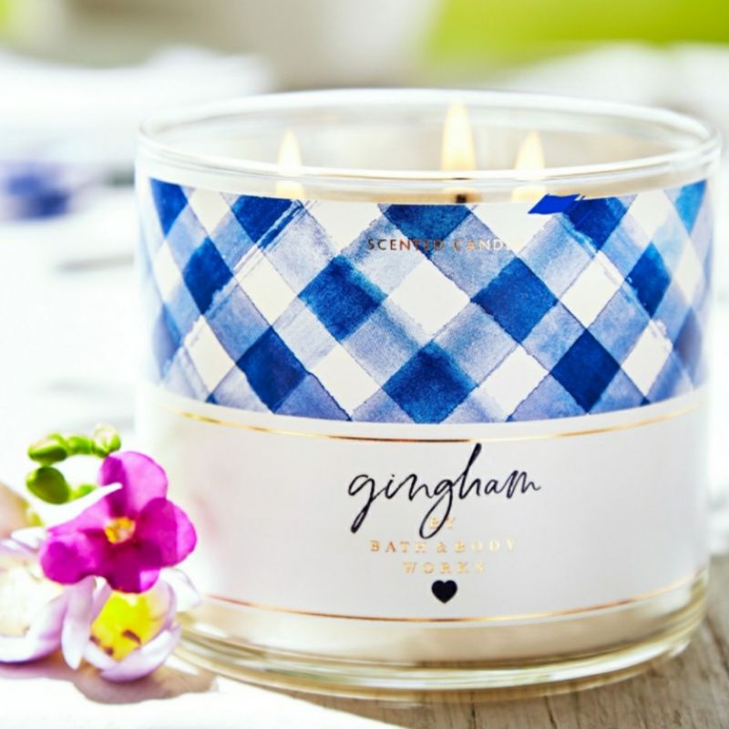 BATH &amp; BODY WORKS BBW GINGHAM 3-WICK SCENTED CANDLE 411 G LILIN WANGI 3 SUMBU UKURAN BESAR PENGHARUM RUANGAN