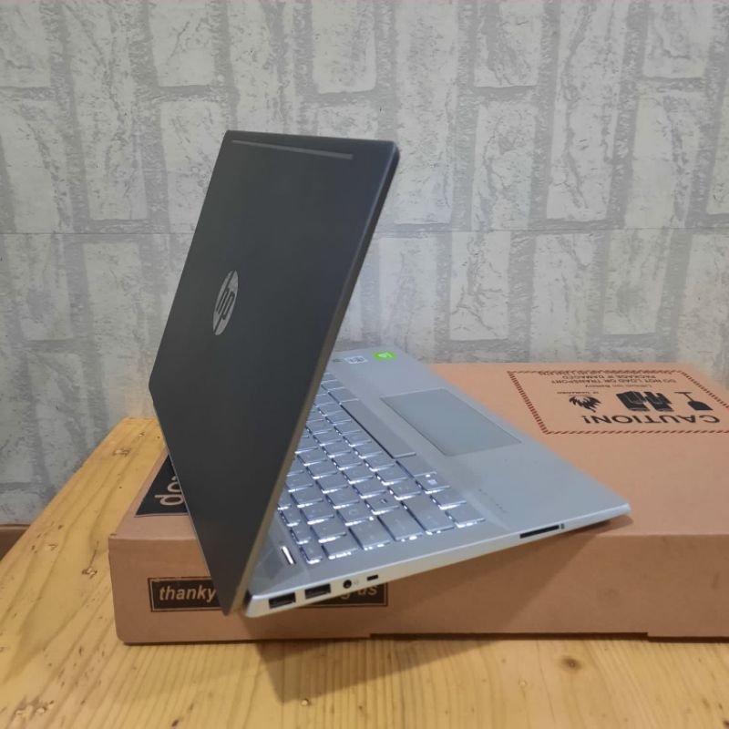 Laptop Hp 14-ce3010TX, Cor i5-1035G1 Gen 10 Ram 8 Gb/512Gb SSD Nvidia Geforce MX250 2Gb Backlight