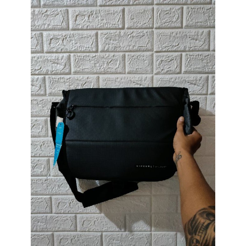 tas selempang rip curl original r091