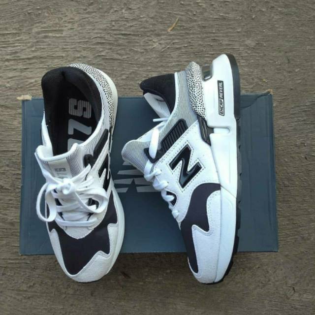 Sepatu Wanita New Balance 997